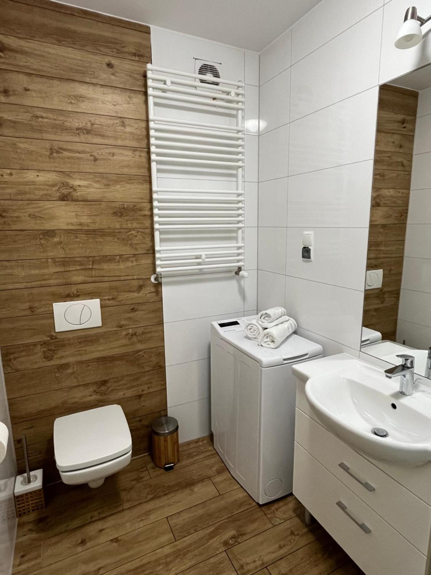 Appartamento Solna 11a Z Garazem W Cenie