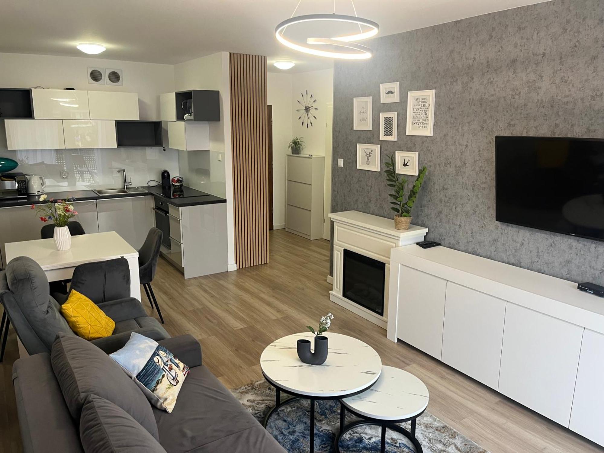 Solna 11a Z Garazem W Cenie Appartamento